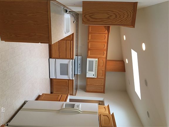 4th image of 9223 45th Dr NE