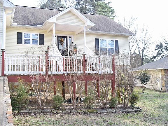 4th image of 143 Rock Hill Rd