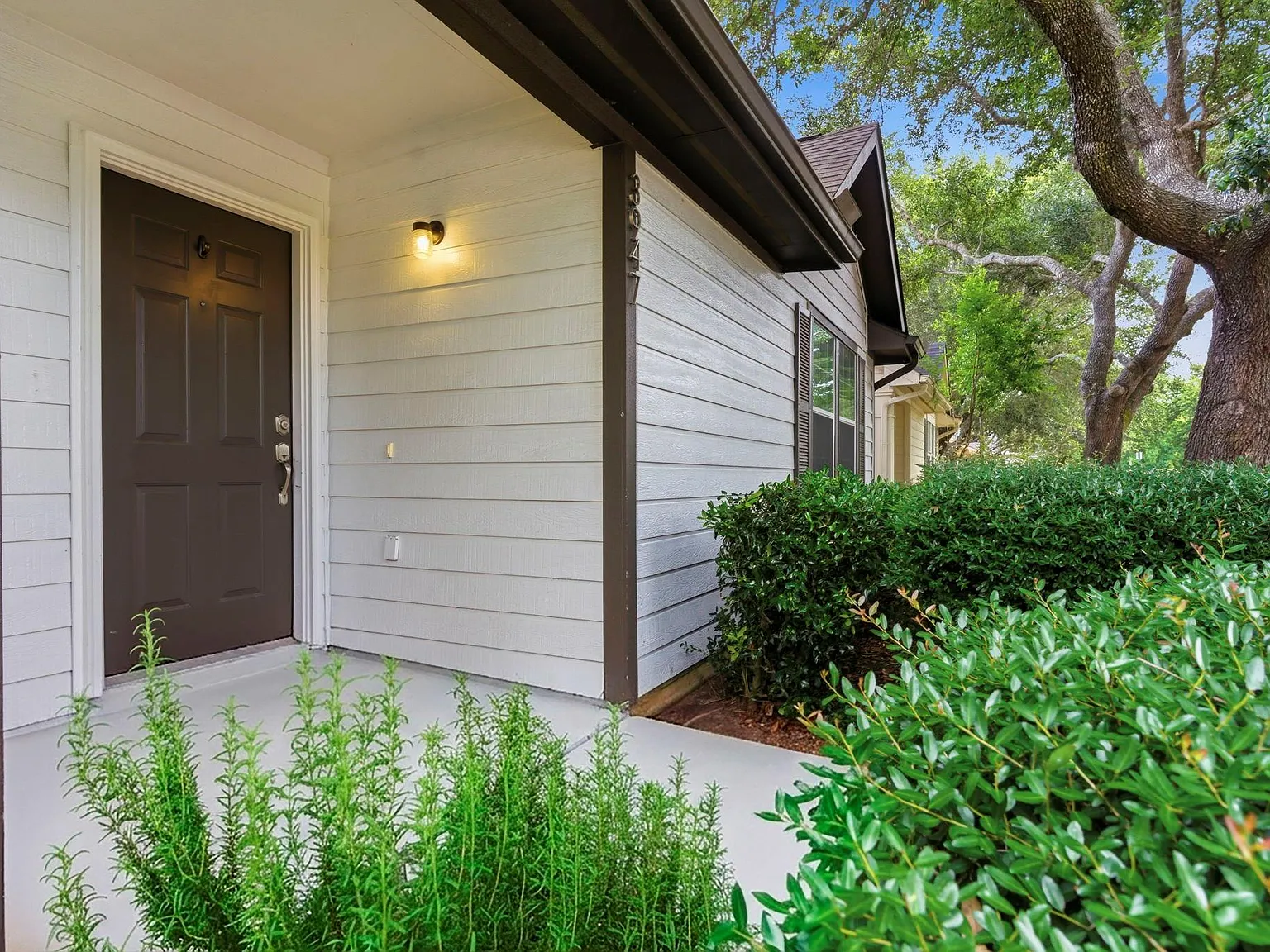 3 bed, 2.5 bath, 1551 sqft, $2,000 — Photo 4