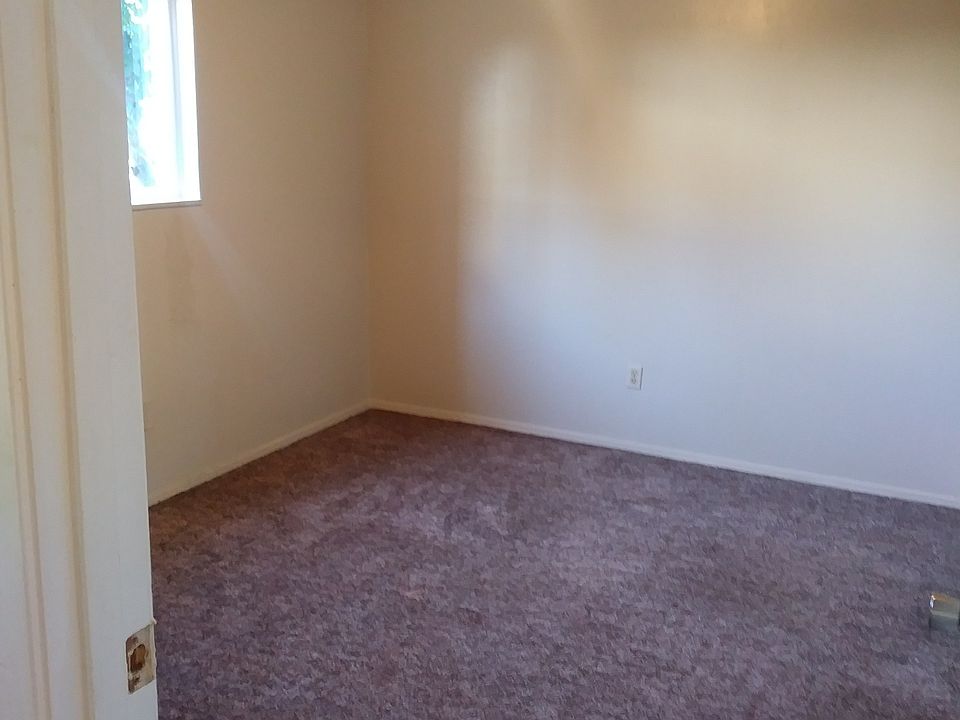 1st image of 186 E Market St APT 134