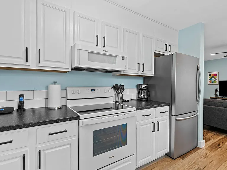 1464 N Dixie Hwy #2 — Photo 5