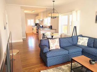 970 42nd St, Oakland, CA 94608