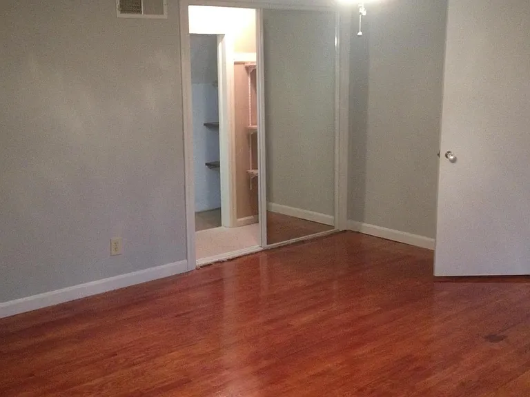 Master Bedroom w/ Walk-in Closet
