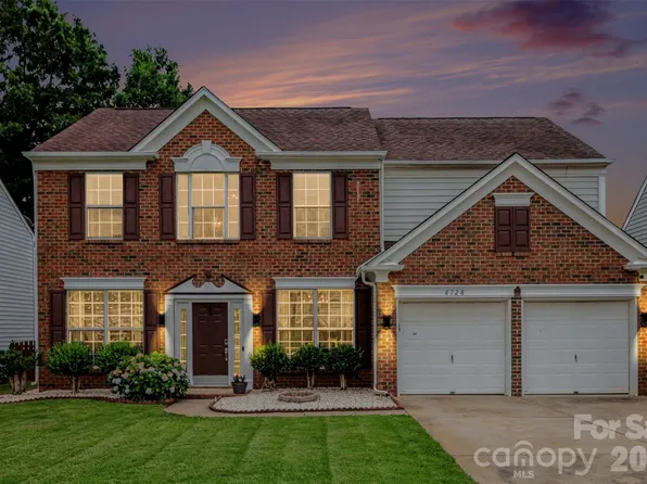 8728 Fieldcroft Dr, Charlotte, NC 28277