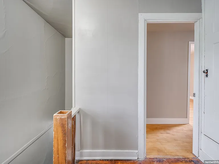 210 - 212 Doty St — Photo 18