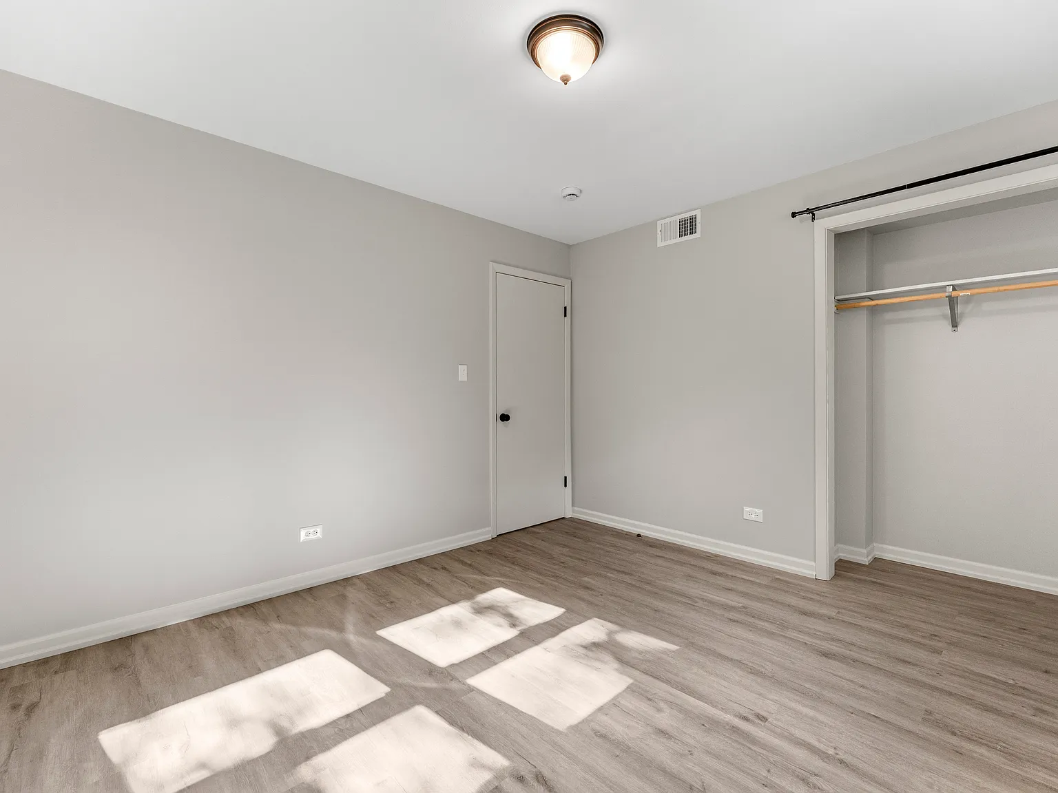 1 bed, 750 sqft, $1,500 — Photo 4