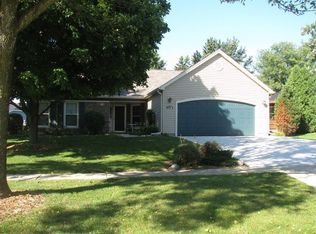 2170 Stirrup Ln, Wheaton, IL 60189