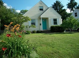 573 Chatham Rd, Columbus, OH 43214