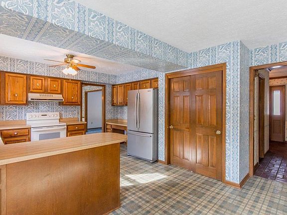 5th image of 1079 Woodman Dr