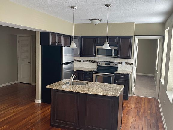 4th image of 139 W Peoria St #301