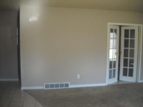 3rd image of 1420 Turnberry Dr
