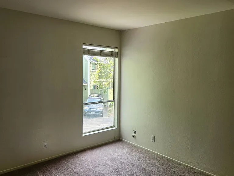 1700 Mission Blvd — Photo 15