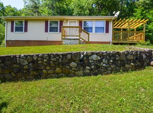 315 Spring Hollow Rd, Troutville, VA 24175