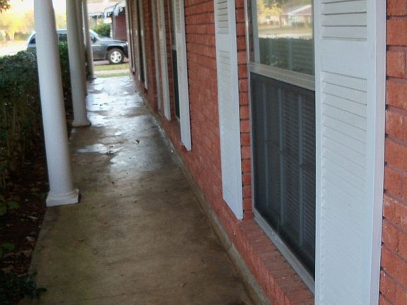 3rd image of 714 Hyde Park Pl