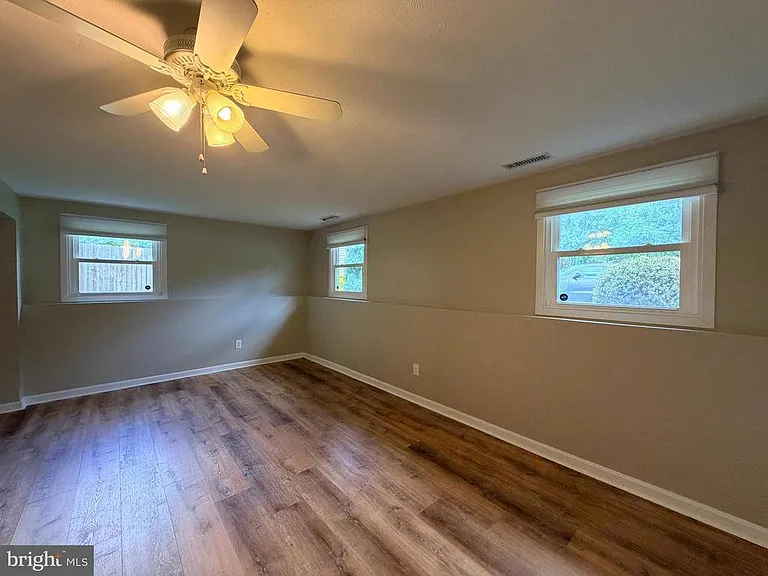 1458 Ashwood Ct — Photo 13