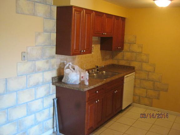 4th image of 8804 Briar Ct