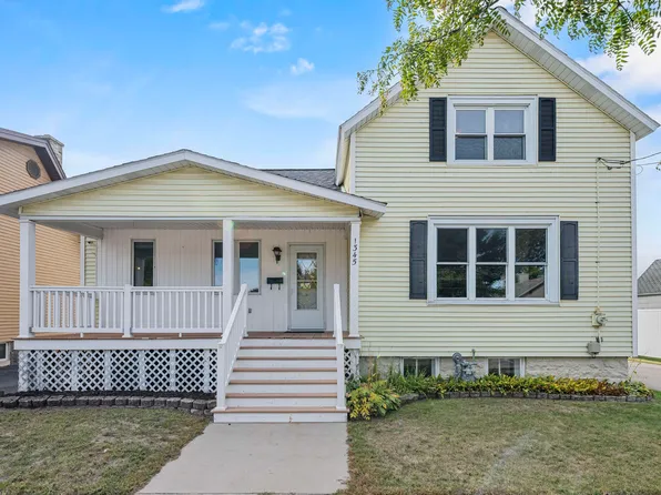 1345 Armstrong St, Marinette, WI 54143