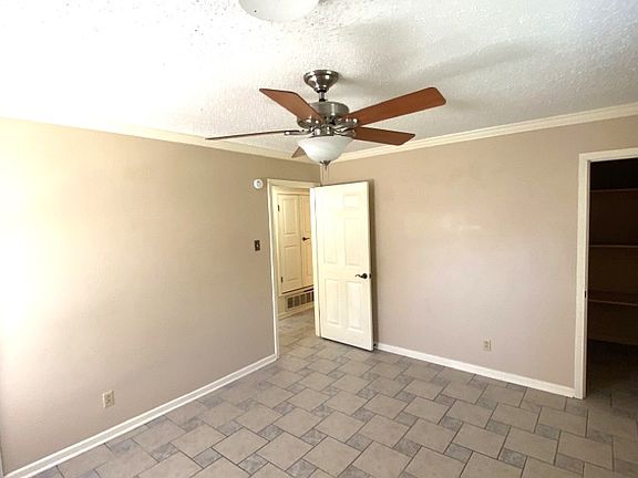 3rd image of 1512 S West S Young Dr