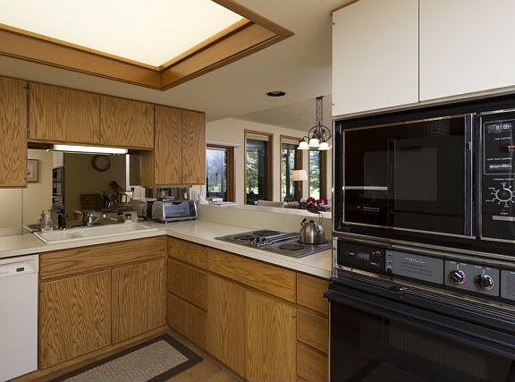 5th image of 917 Fairway Dr #11