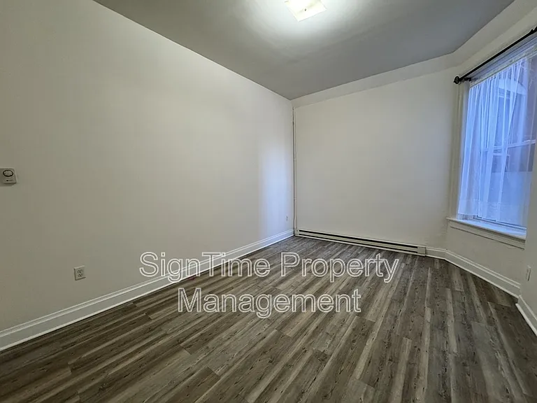 103 E Washington St #1E — Photo 8