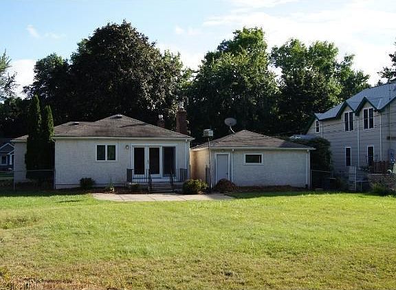 4th image of 1863 Glen Paul Ave