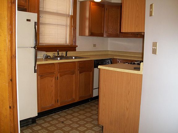 5th image of 2614 N Wayne Ave APT 2R