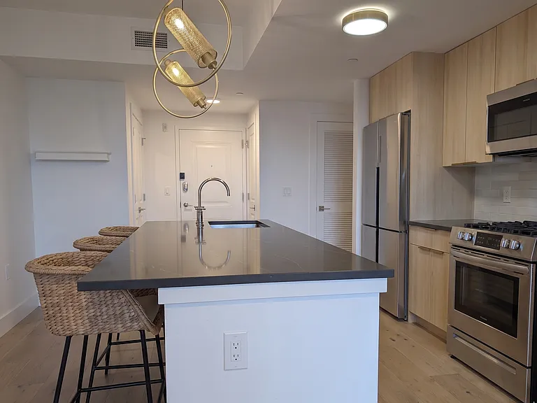 348 Baldwin Ave #501 — Photo 12