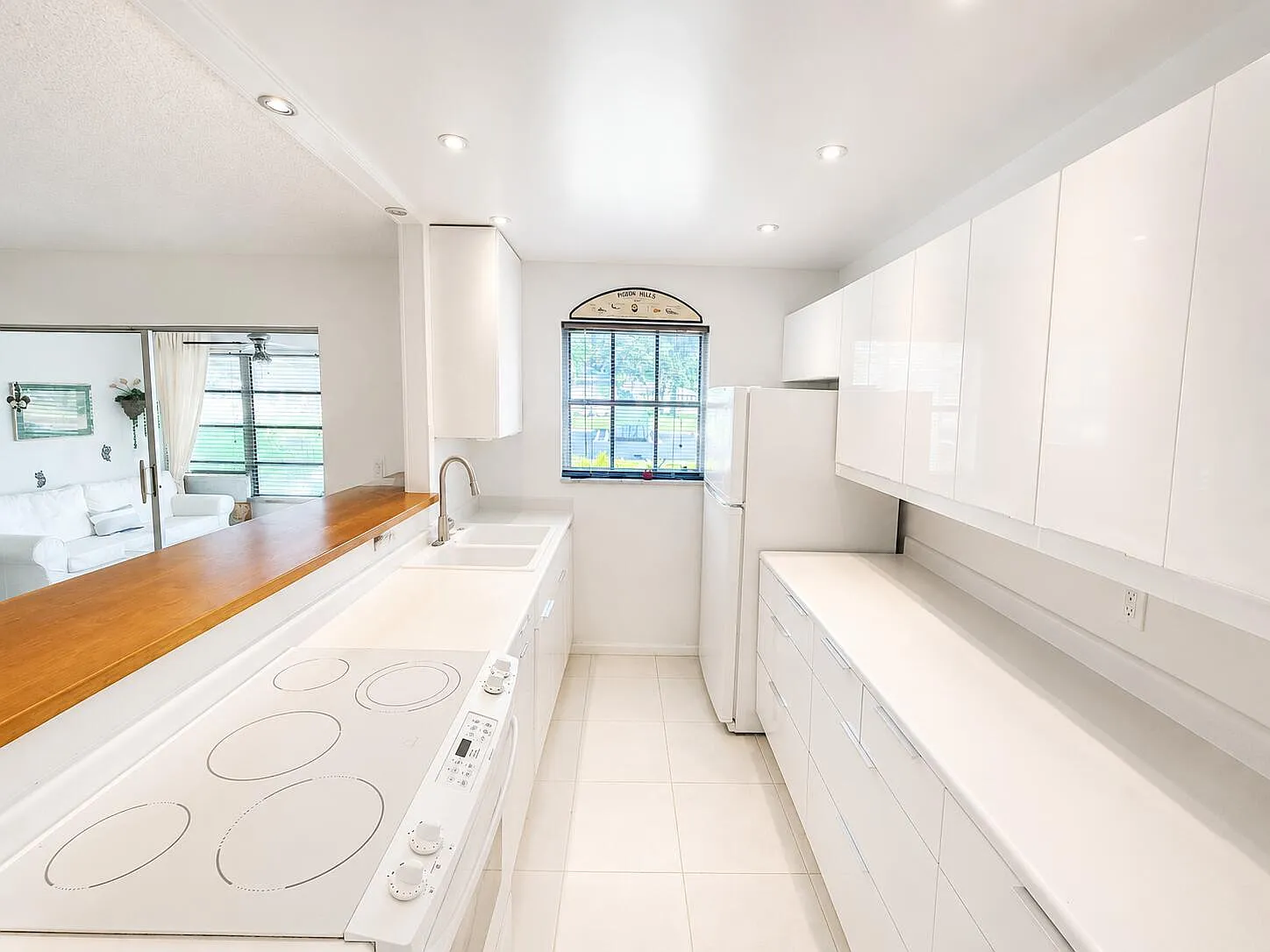 1 bed, 1.5 bath, 1040 sqft, $1,850 — Photo 4