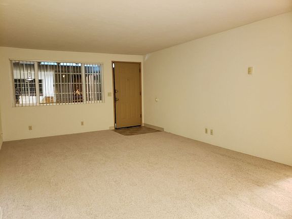 3rd image of 2675-2695 Oak St #268508