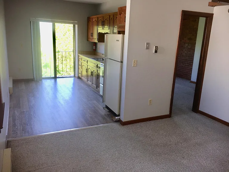 288 Maple Avenue Barry Square Neighborhood #3D — Photo 6