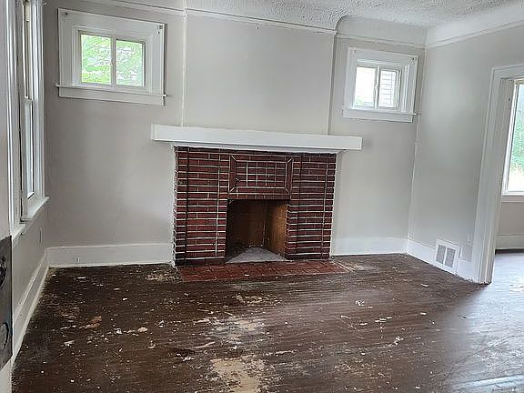 Lower unit living room