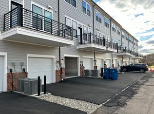 123 Sadie Cir, New Brunswick, NJ 08901