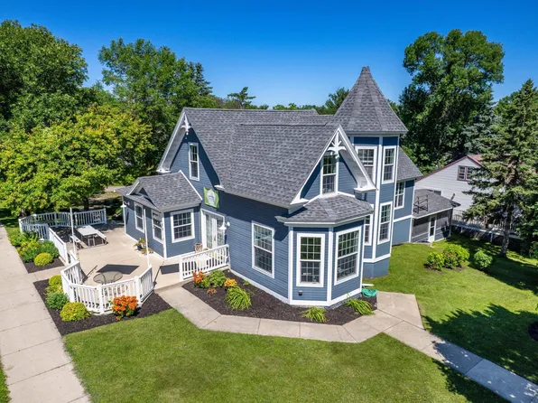 102 W Summit St, Battle Lake, MN 56515