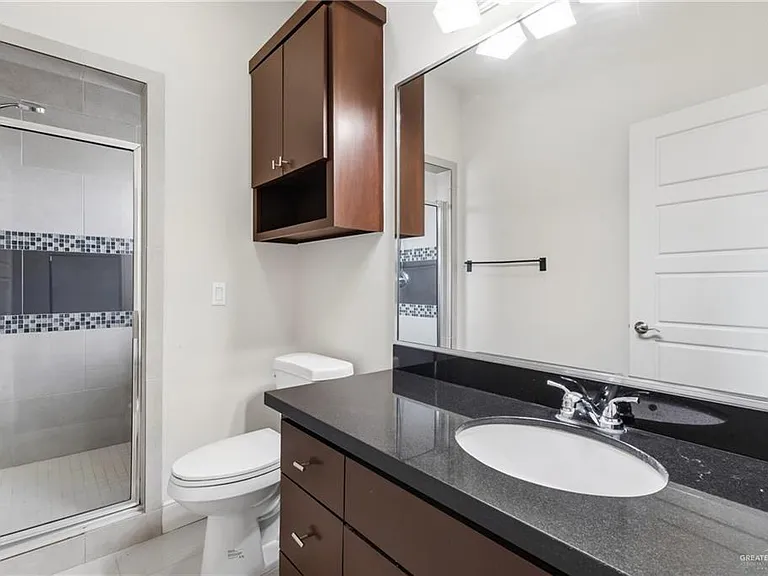 3016 S L St #2 — Photo 10