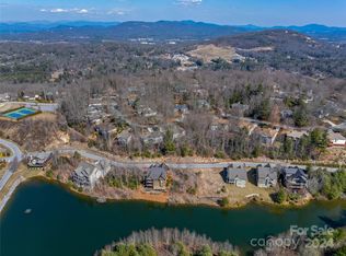 112 Narrows Run Loop, Hendersonville, NC 28791