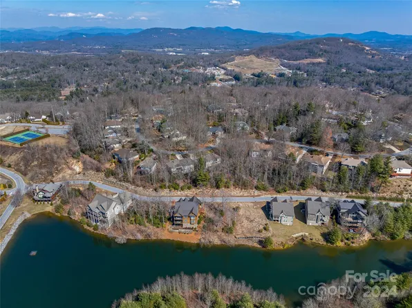 112 Narrows Run Loop, Hendersonville, NC 28791