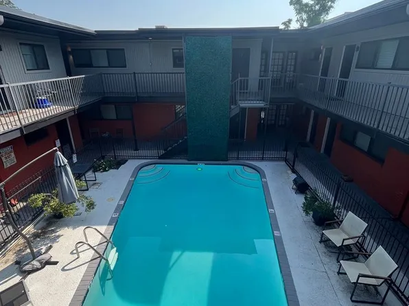 Dream Montrose, 2301 Commonwealth St APT 21, Houston, TX 77006