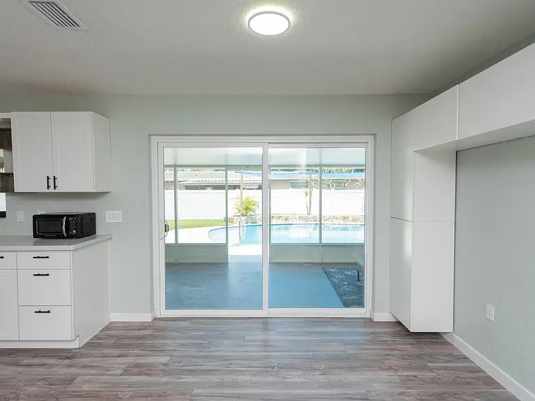 347 S Lakeside Dr — Photo 25