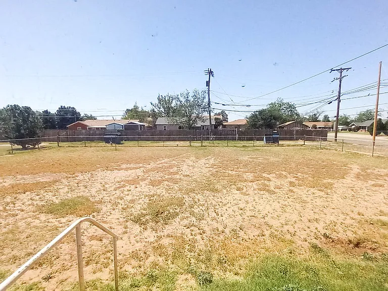 1225 W Garza St — Photo 11
