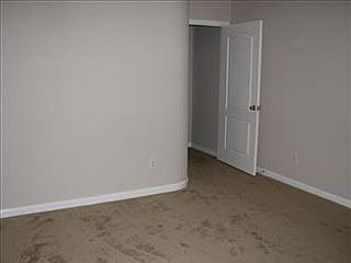 4th image of 2808 Canyon Falls Dr