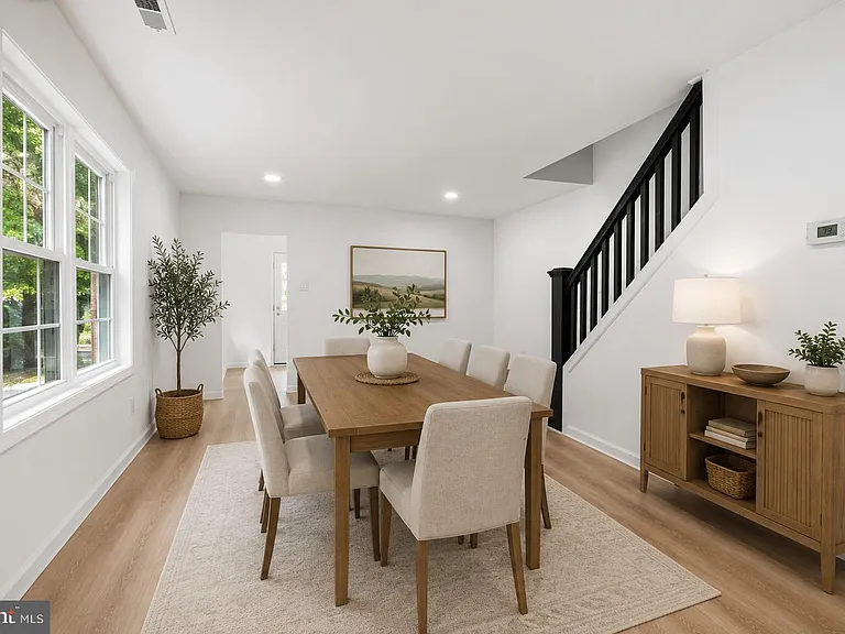 227 W Ferry Rd — Photo 8