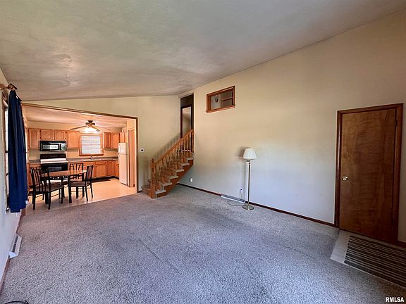 5th image of 439 E Yeiser St
