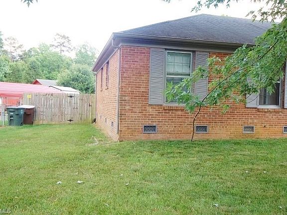 3rd image of 1428 Old Hickory Dr