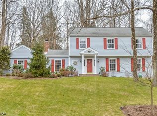 1 Jay Dr, Randolph, NJ 07869