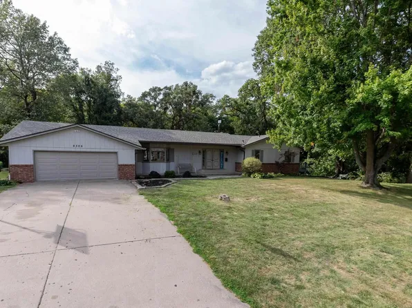 8306 54th St, Coal Valley, IL 61240