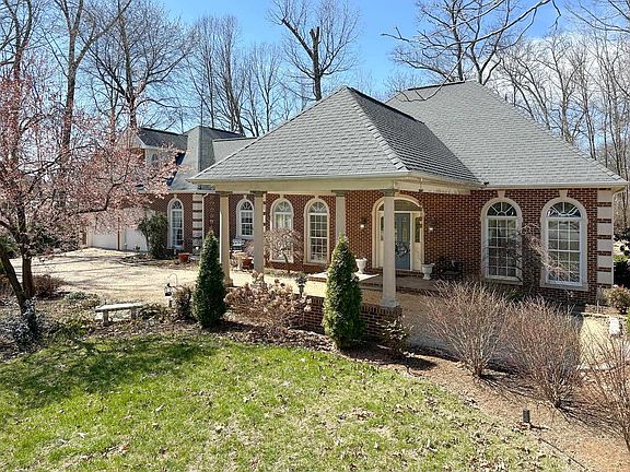 3rd image of 201 Meadow Beauty Ct