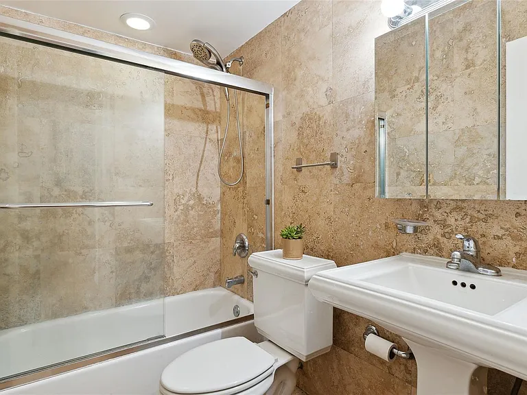 1470 N Dixie Hwy #190 — Photo 3