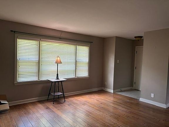 3rd image of 4951 Hummingbird Ln
