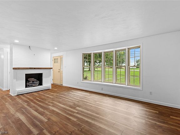 3rd image of 1554 Washington Pike