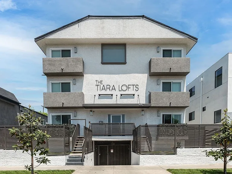 14417 Tiara St #103 — Photo 32